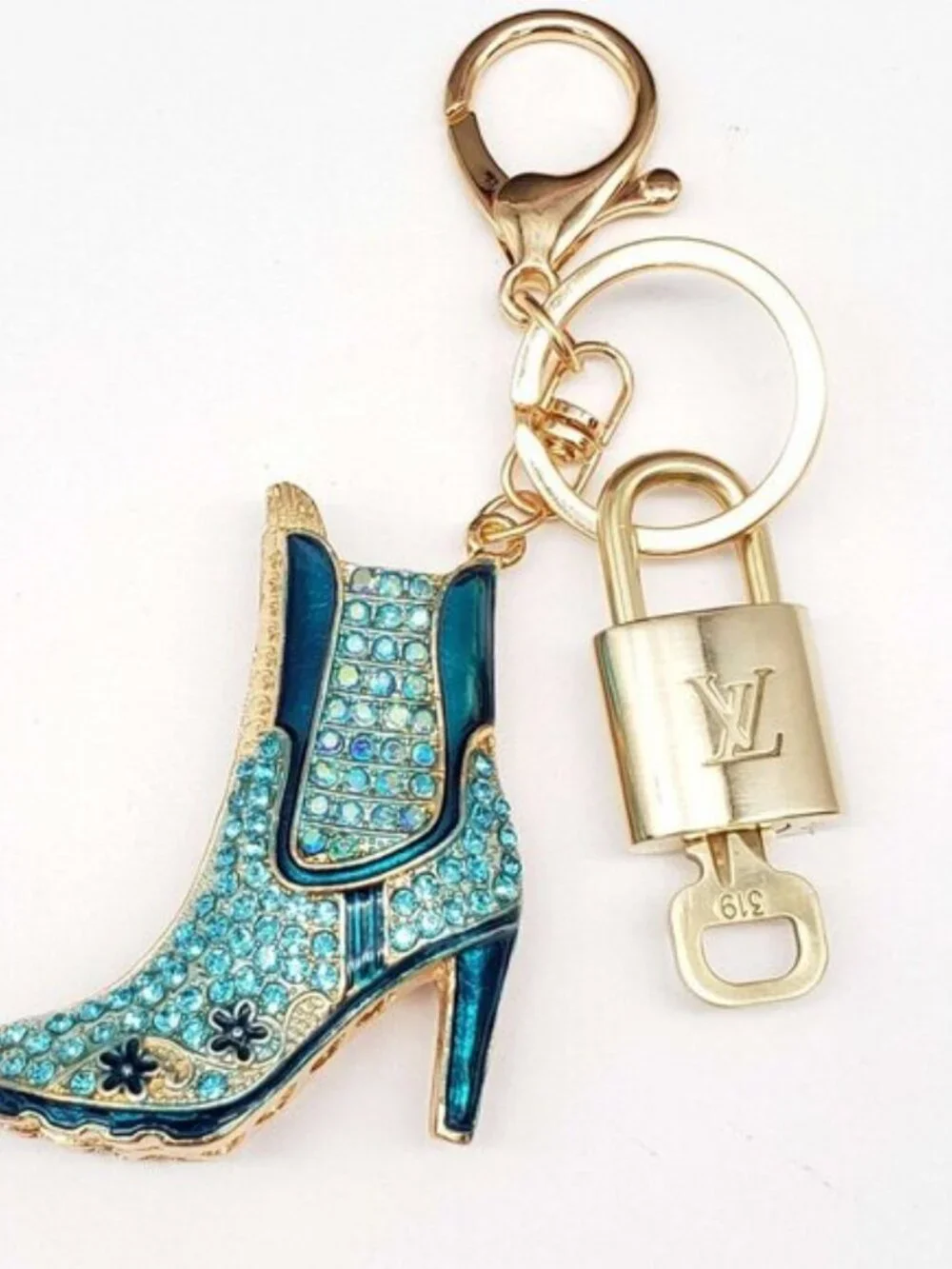 Louis Vuitton Gold Padlock 🔒 Key Set Authentic LV +Unbranded Shoe BootsKeychain